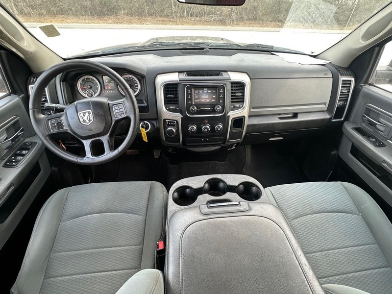 Dodge Ram 1500 Vehicle Full-screen Gallery Image 05