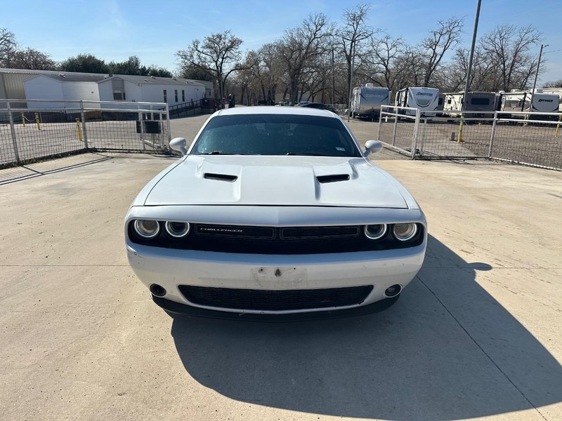 Dodge Challenger Vehicle Full-screen Gallery Image 02