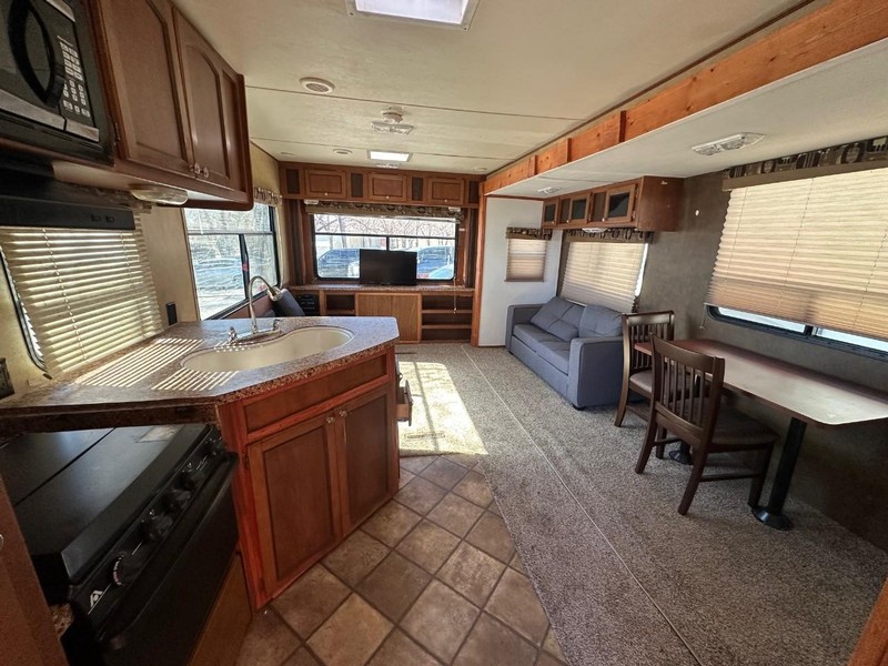 Forest River Shasta, REVERE SERIES Vehicle Full-screen Gallery Image 04