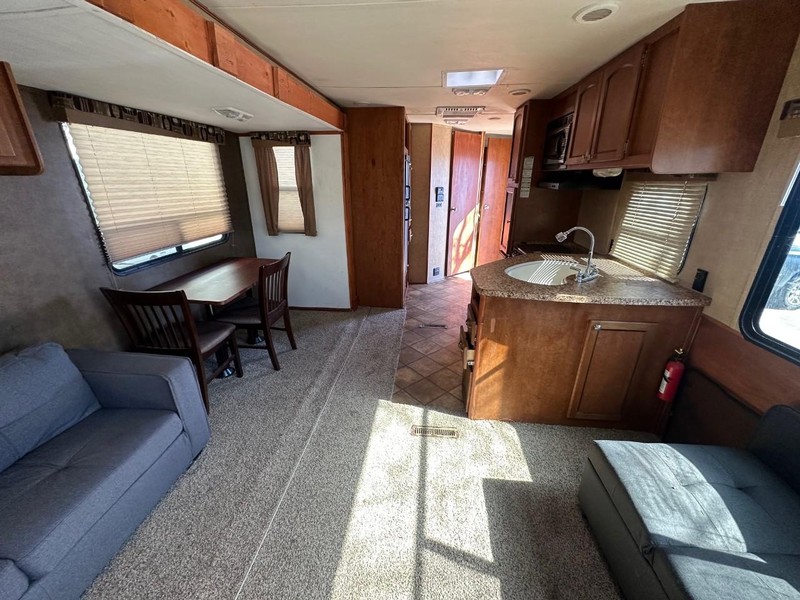 Forest River Shasta, REVERE SERIES Vehicle Full-screen Gallery Image 05