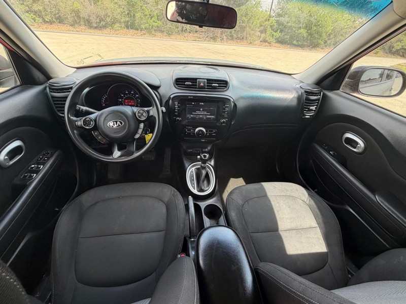 Kia Soul Vehicle Full-screen Gallery Image 05