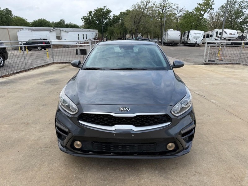 Kia Forte Vehicle Full-screen Gallery Image 02