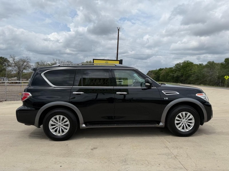 Nissan Armada Vehicle Full-screen Gallery Image 03