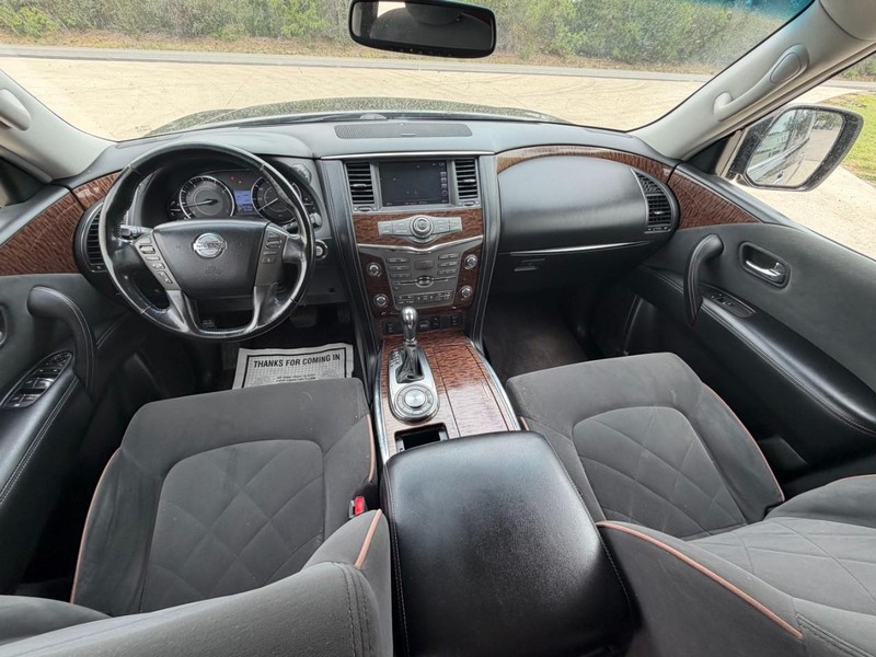 Nissan Armada Vehicle Full-screen Gallery Image 05