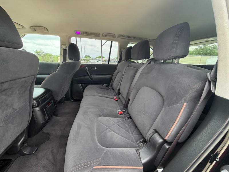 Nissan Armada Vehicle Full-screen Gallery Image 07