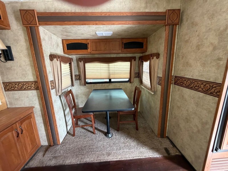 Keystone COPPER CANYON Vehicle Full-screen Gallery Image 05