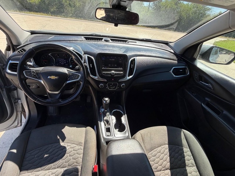 Chevrolet Equinox Vehicle Full-screen Gallery Image 05