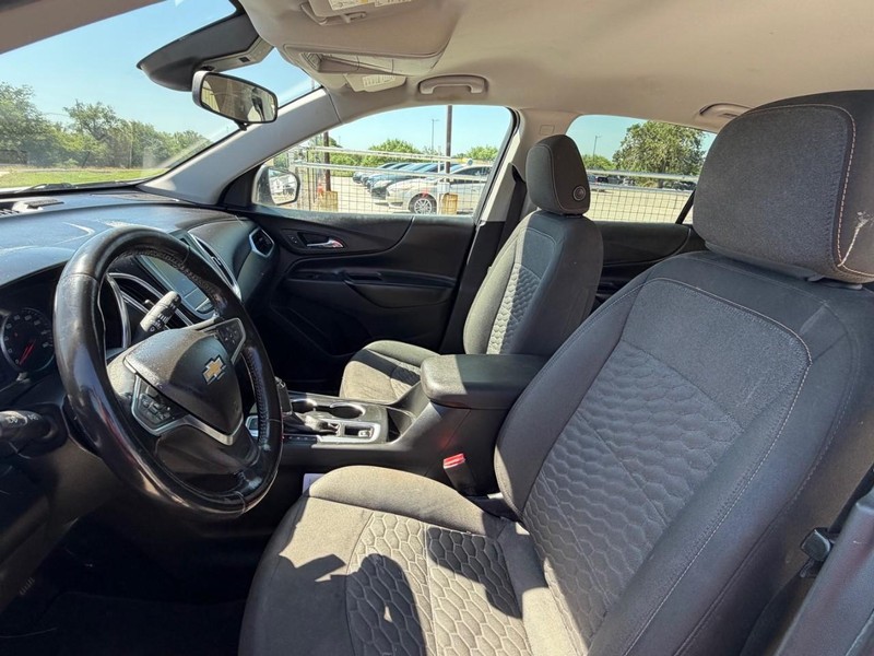 Chevrolet Equinox Vehicle Full-screen Gallery Image 06