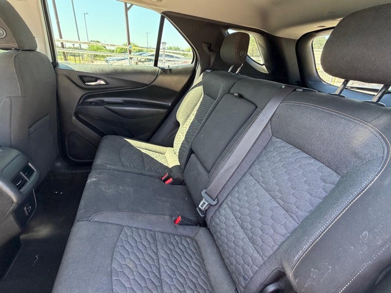 Chevrolet Equinox Vehicle Full-screen Gallery Image 07