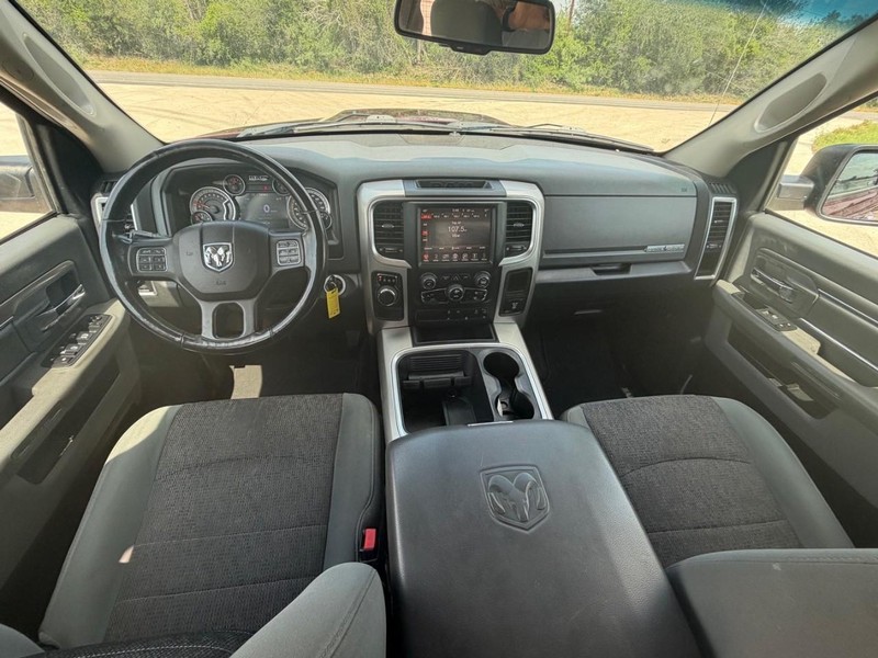 Dodge Ram 1500 Vehicle Full-screen Gallery Image 05
