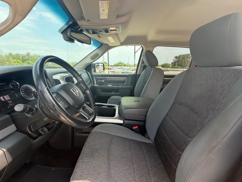 Dodge Ram 1500 Vehicle Full-screen Gallery Image 06