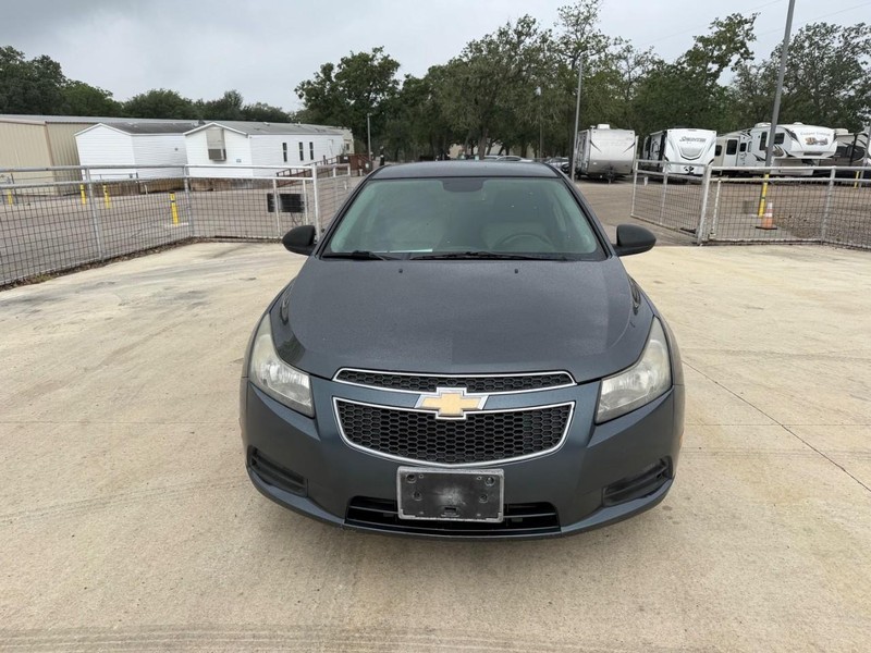 Chevrolet Cruze Vehicle Full-screen Gallery Image 02