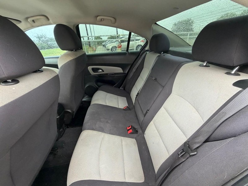 Chevrolet Cruze Vehicle Full-screen Gallery Image 07