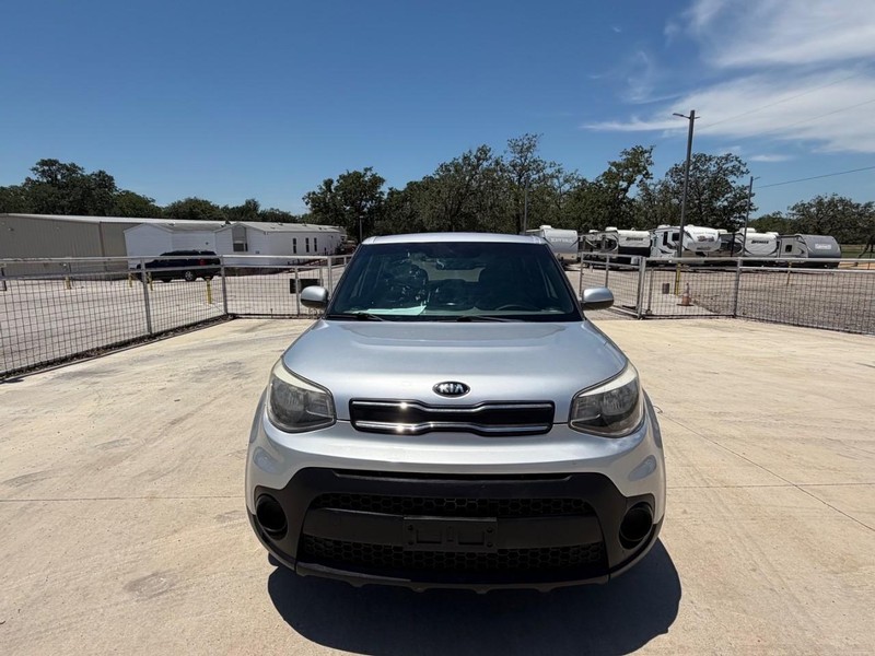 Kia Soul Vehicle Full-screen Gallery Image 02