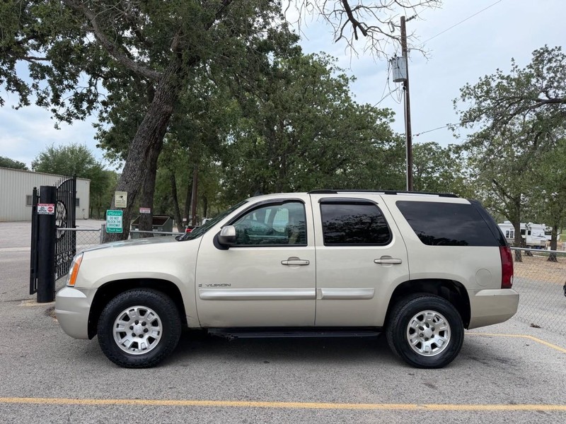 2007 GMC Yukon 2WD SLE1's photo