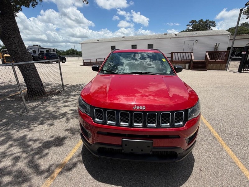 Jeep Compass Vehicle Full-screen Gallery Image 02