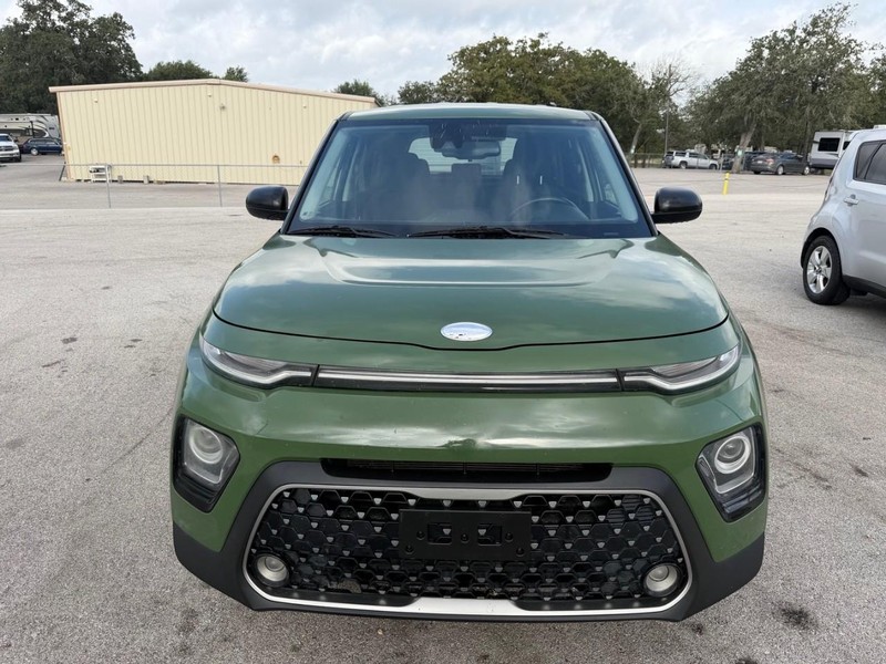 Kia Soul Vehicle Full-screen Gallery Image 02