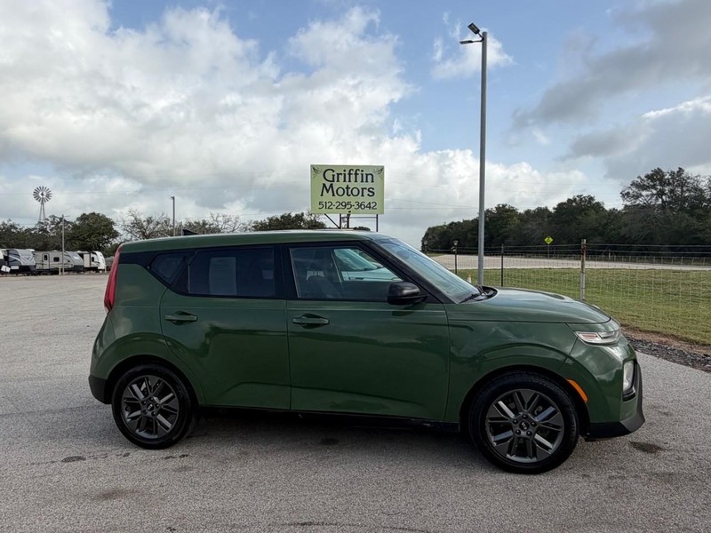 Kia Soul Vehicle Full-screen Gallery Image 03