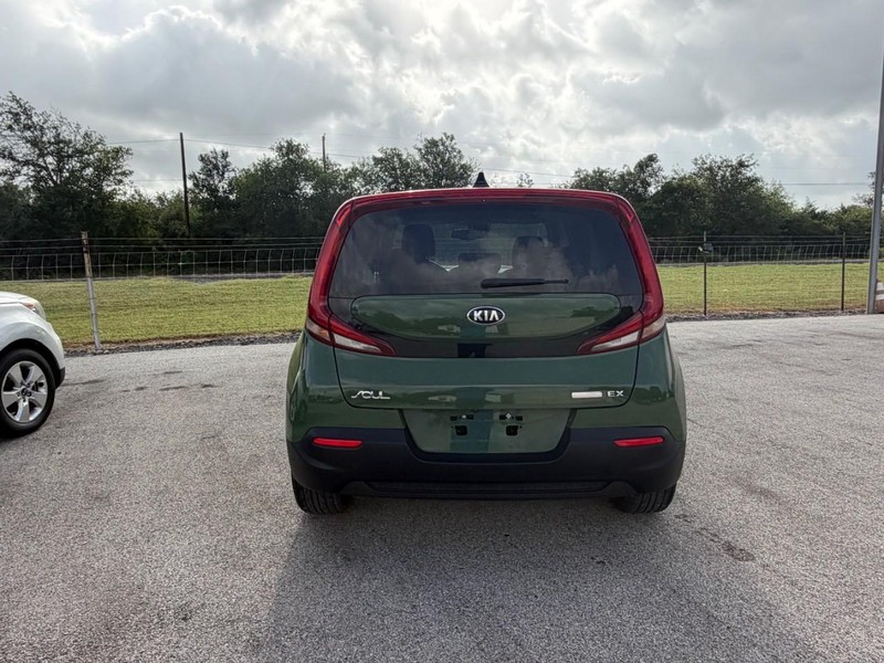 Kia Soul Vehicle Full-screen Gallery Image 04