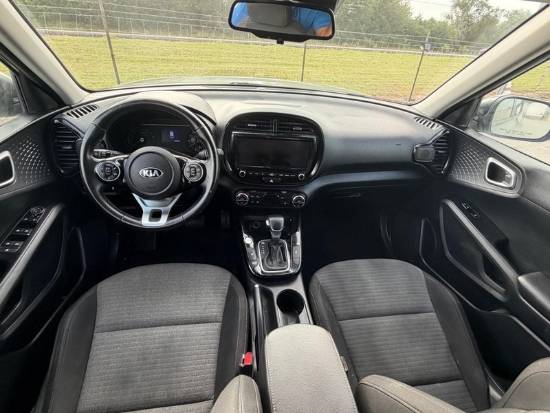 Kia Soul Vehicle Full-screen Gallery Image 05