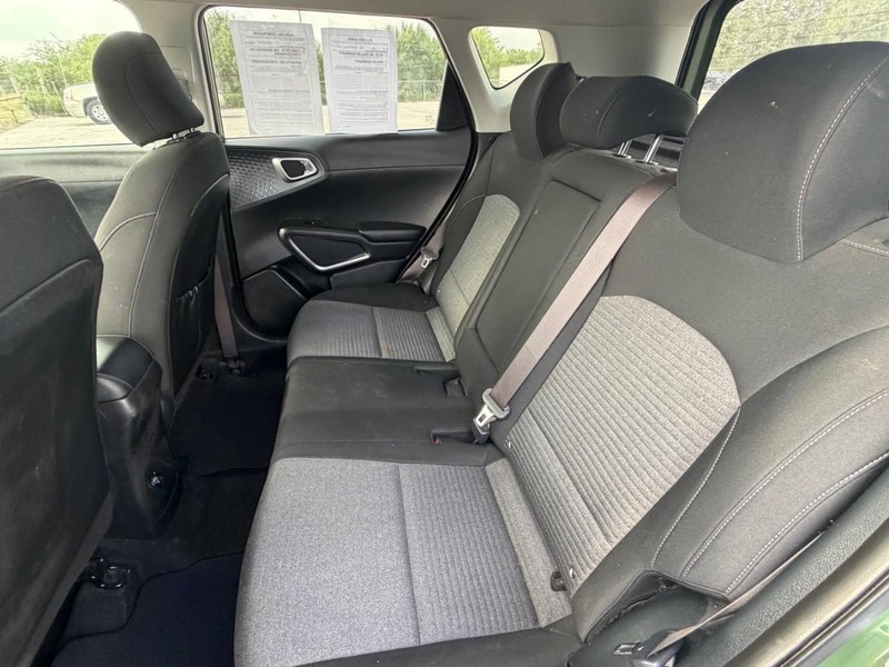 Kia Soul Vehicle Full-screen Gallery Image 07