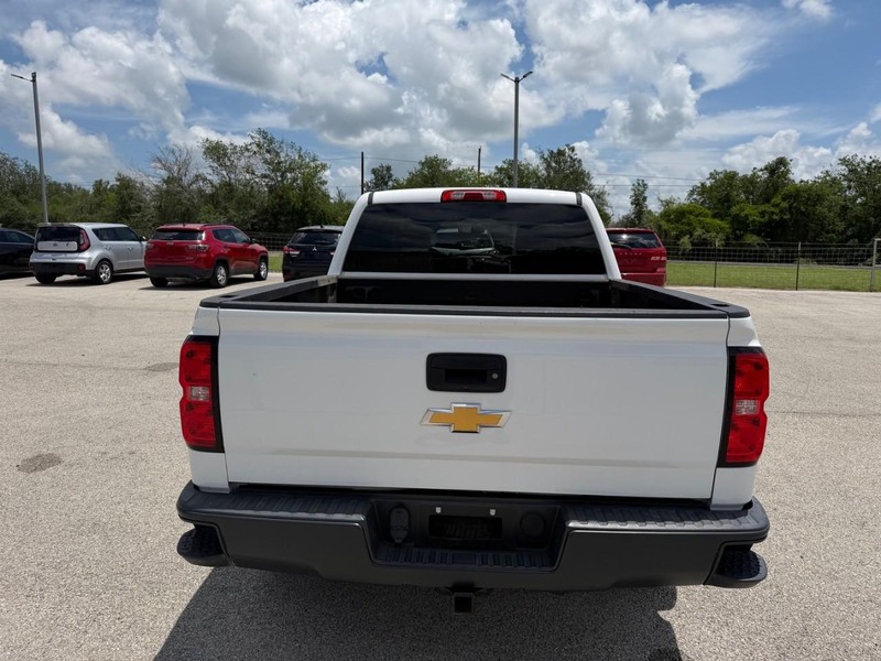 Chevrolet Silverado 1500 Vehicle Full-screen Gallery Image 04