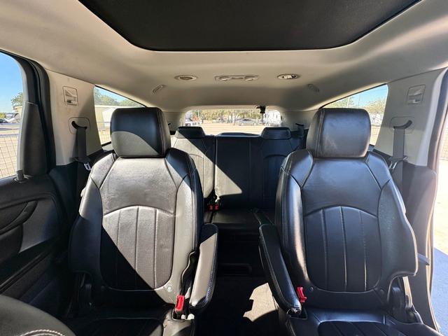 Chevrolet Traverse Vehicle Full-screen Gallery Image 06