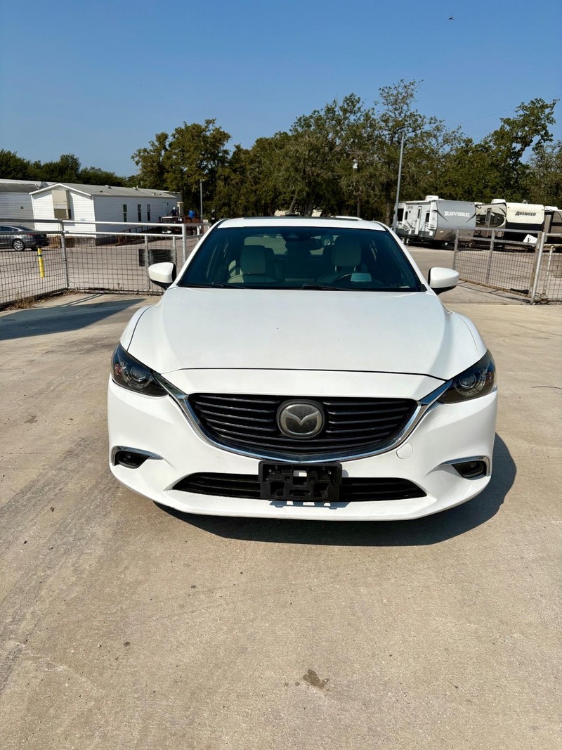 Mazda MAZDA6 Vehicle Full-screen Gallery Image 02