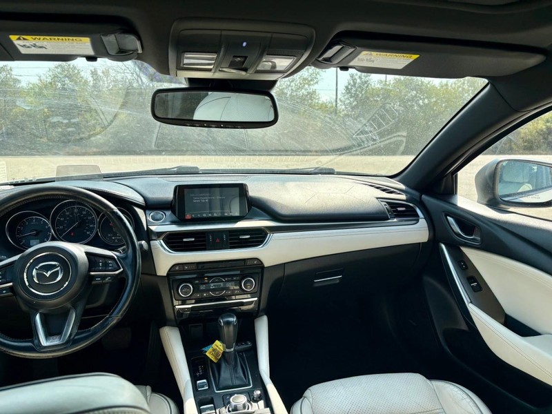 Mazda MAZDA6 Vehicle Full-screen Gallery Image 06