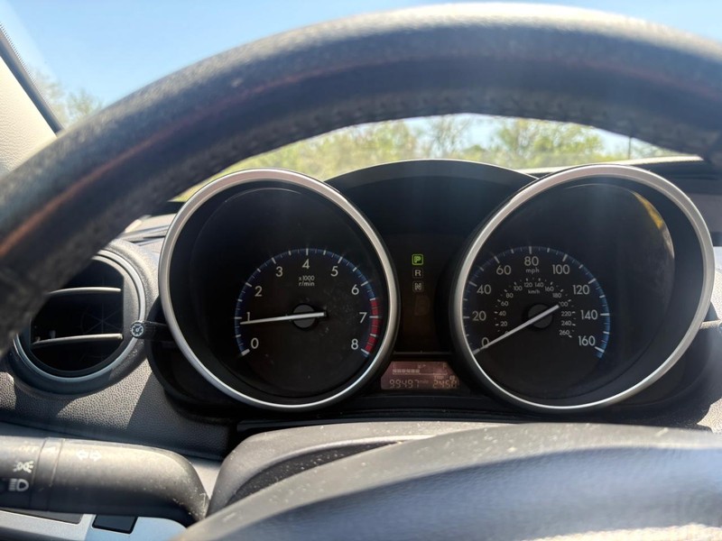 Mazda MAZDA3 Vehicle Full-screen Gallery Image 07