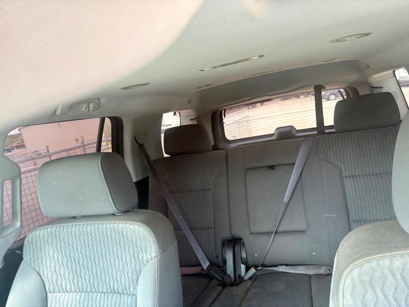 Chevrolet Tahoe Vehicle Full-screen Gallery Image 05