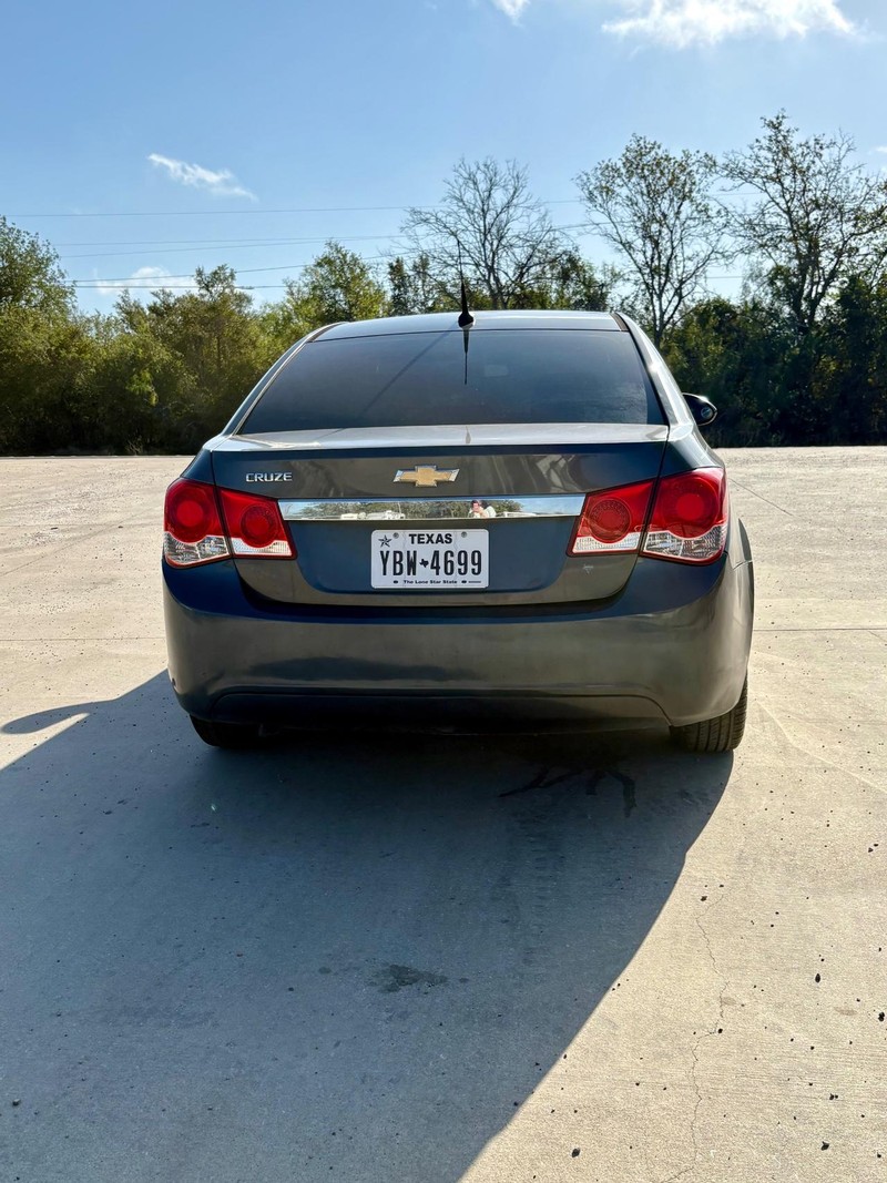 Chevrolet Cruze Vehicle Full-screen Gallery Image 04