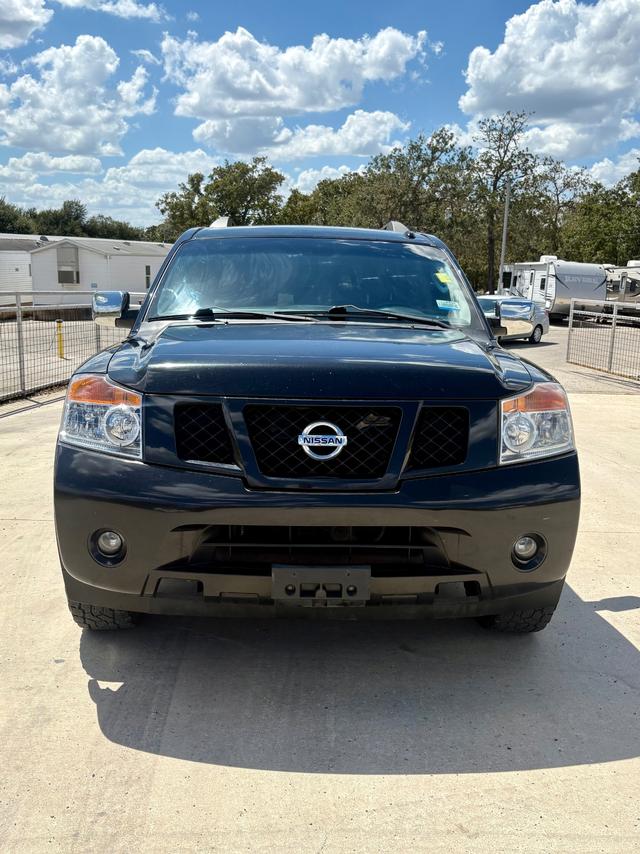 Nissan Armada Vehicle Full-screen Gallery Image 02