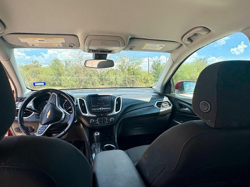 Chevrolet Equinox Vehicle Full-screen Gallery Image 06