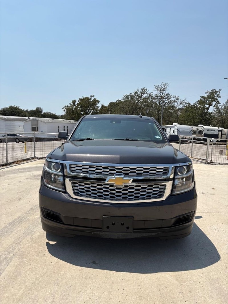 Chevrolet Tahoe Vehicle Full-screen Gallery Image 02