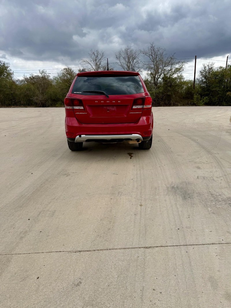 Dodge Journey Vehicle Full-screen Gallery Image 03