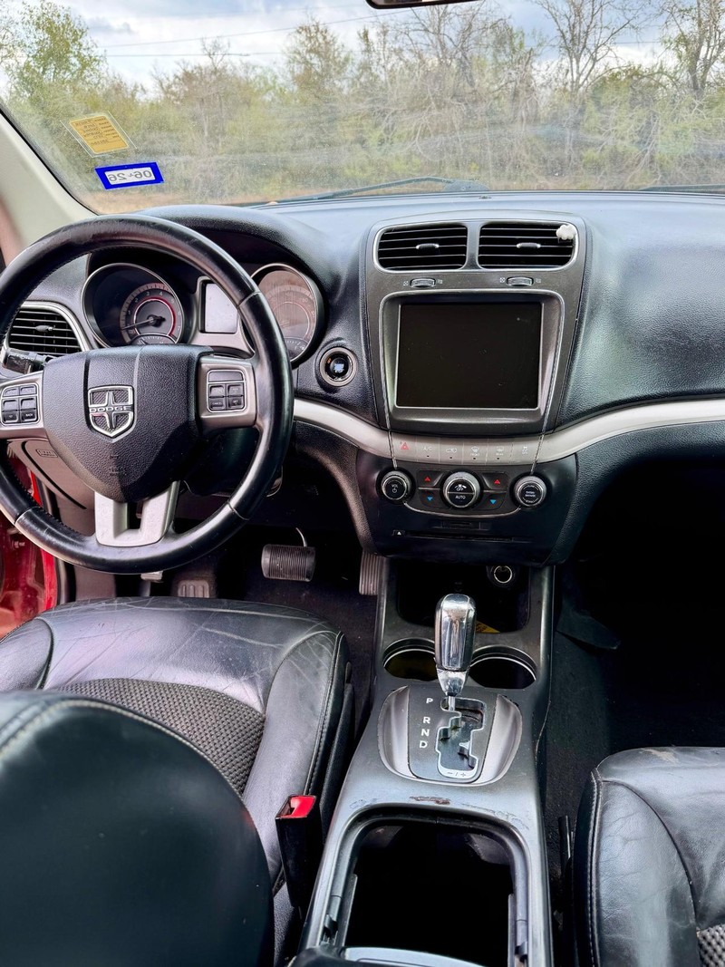 Dodge Journey Vehicle Full-screen Gallery Image 12