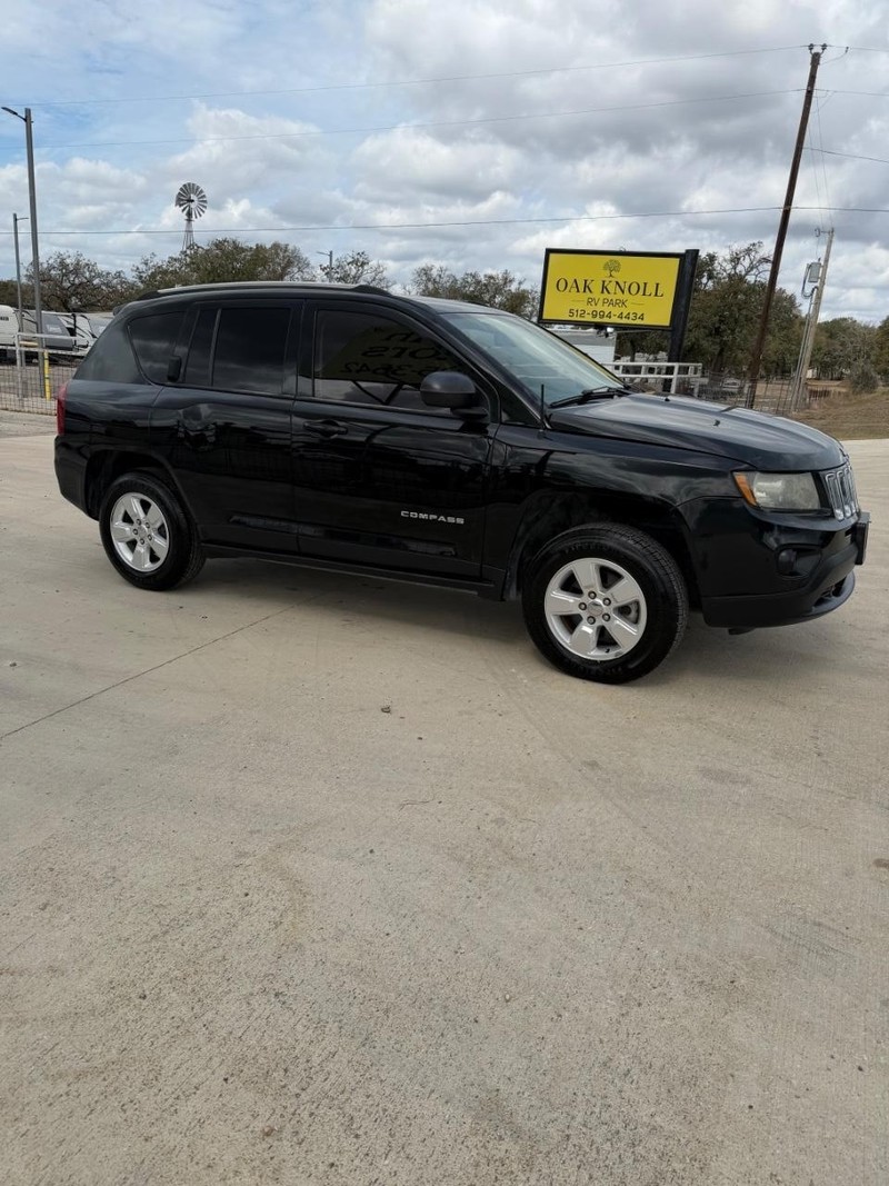 Jeep Compass Vehicle Full-screen Gallery Image 03