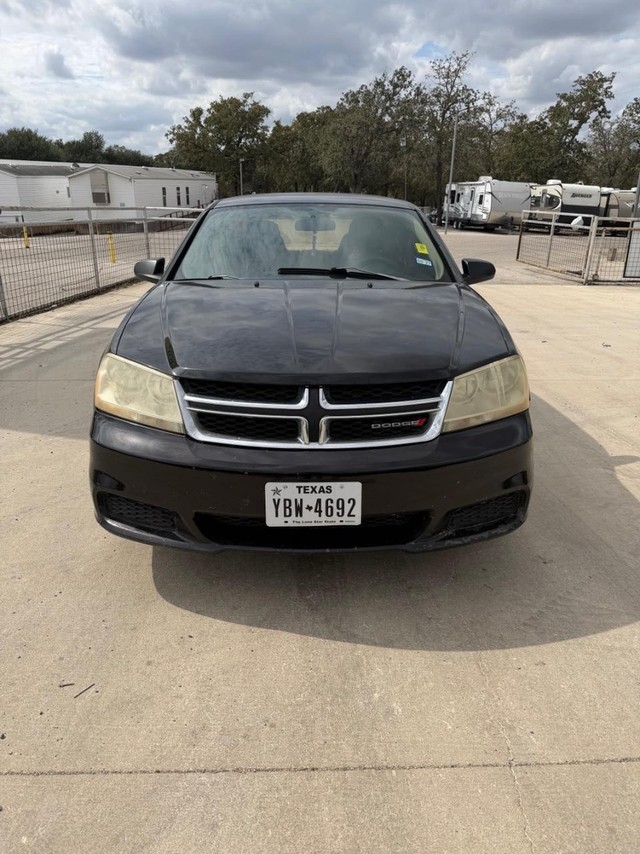 Dodge Avenger Vehicle Full-screen Gallery Image 02