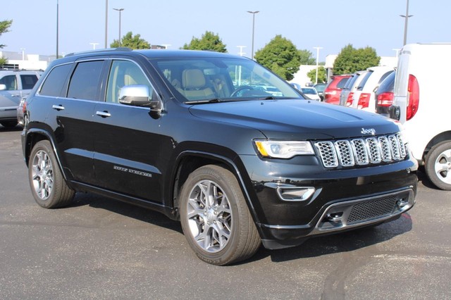 2021 Jeep Grand Cherokee 4WD Overland at Griffin's Hub Chrysler Dodge Jeep Ram in Milwaukee WI