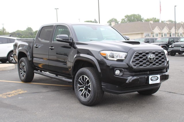 2021 Toyota Tacoma 4WD 4WD TRD Sport Double Cab at Griffin's Hub Chrysler Dodge Jeep Ram in Milwaukee WI