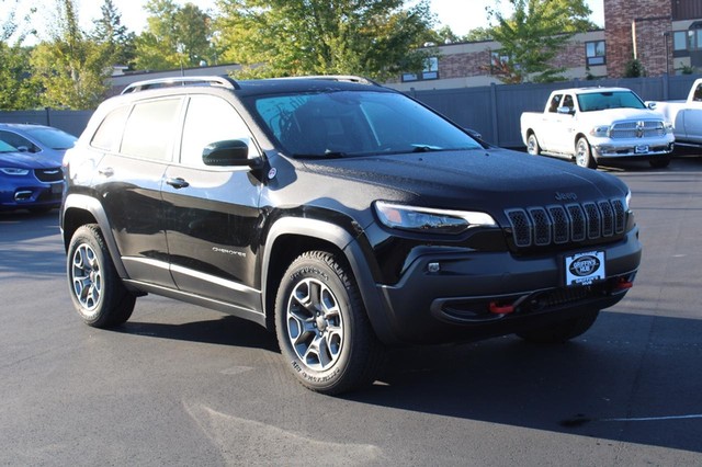 2022 Jeep Cherokee 4WD Trailhawk at Griffin's Hub Chrysler Dodge Jeep Ram in Milwaukee WI