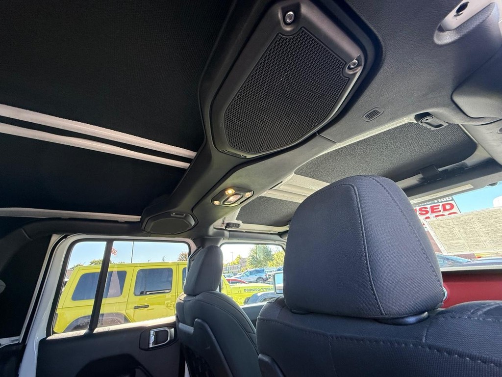 Jeep Gladiator Vehicle Full-screen Gallery Image 07