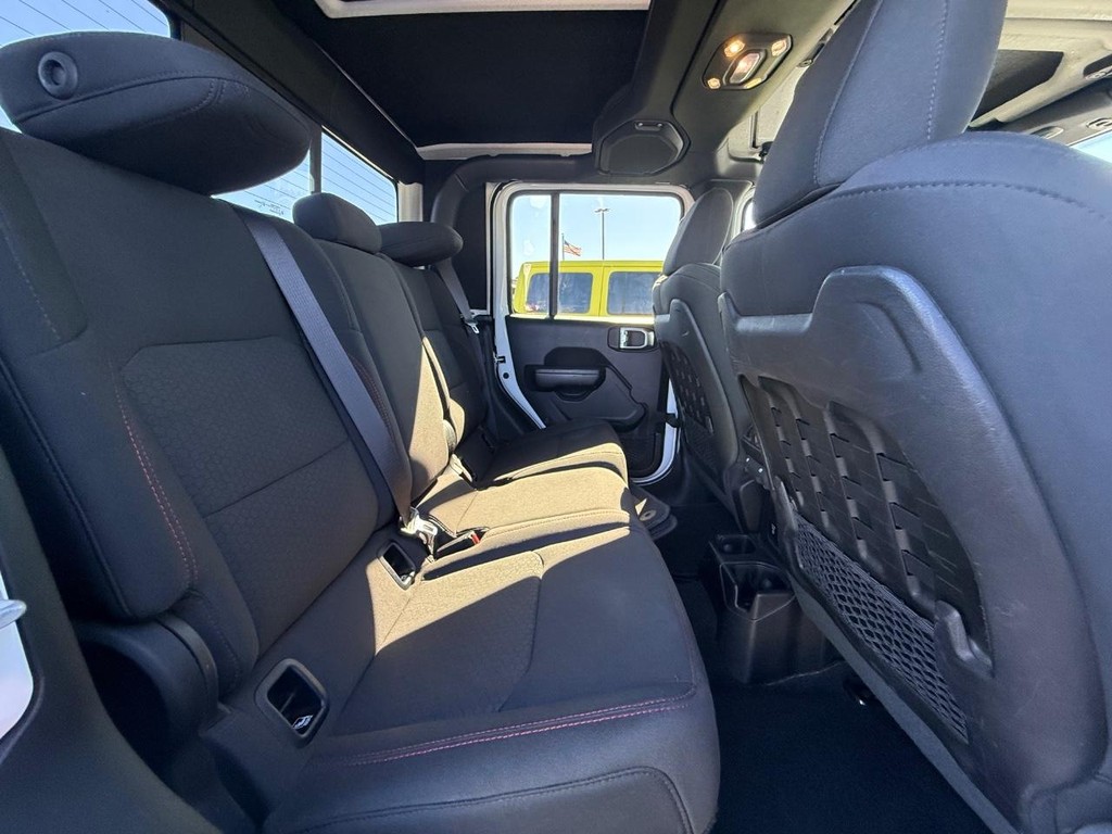 Jeep Gladiator Vehicle Full-screen Gallery Image 08