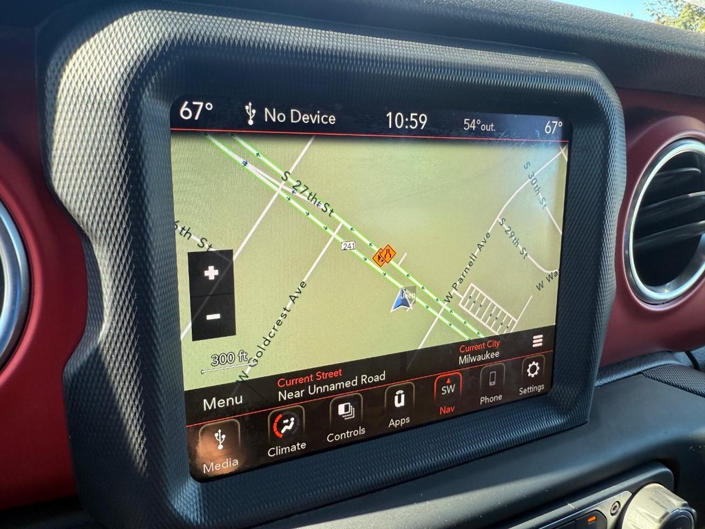 Jeep Gladiator Vehicle Full-screen Gallery Image 16