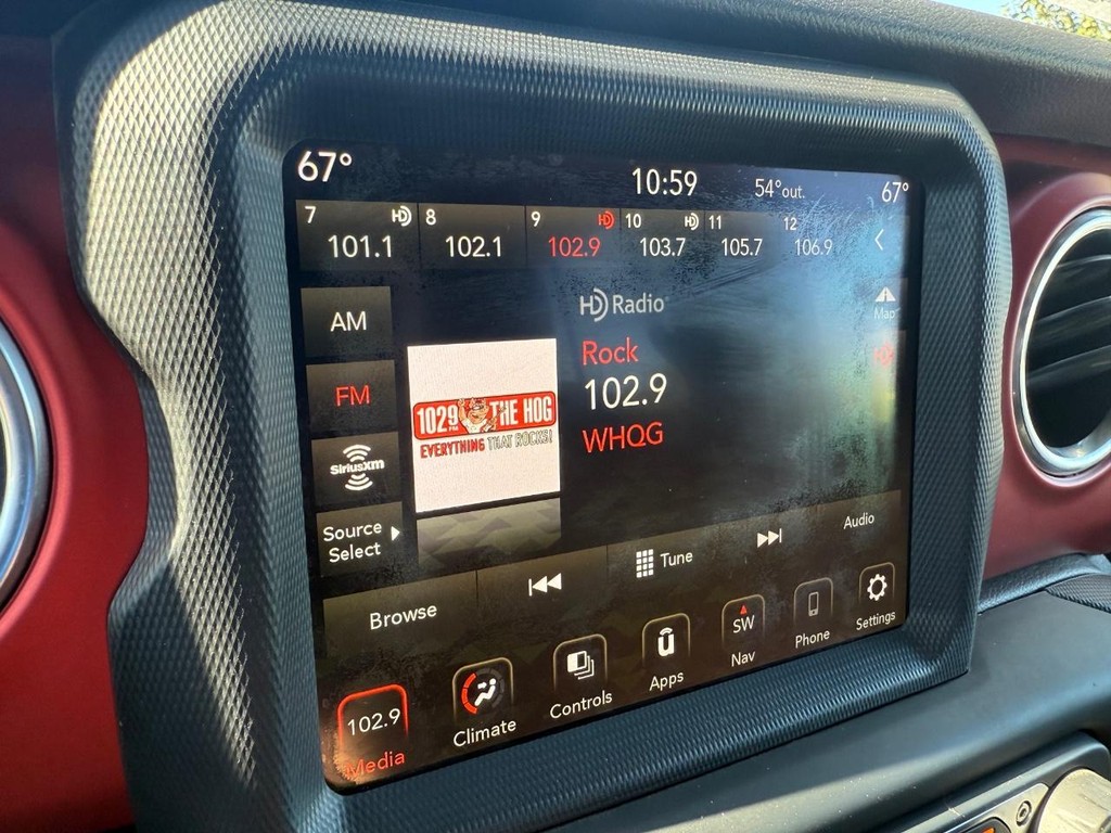 Jeep Gladiator Vehicle Full-screen Gallery Image 21