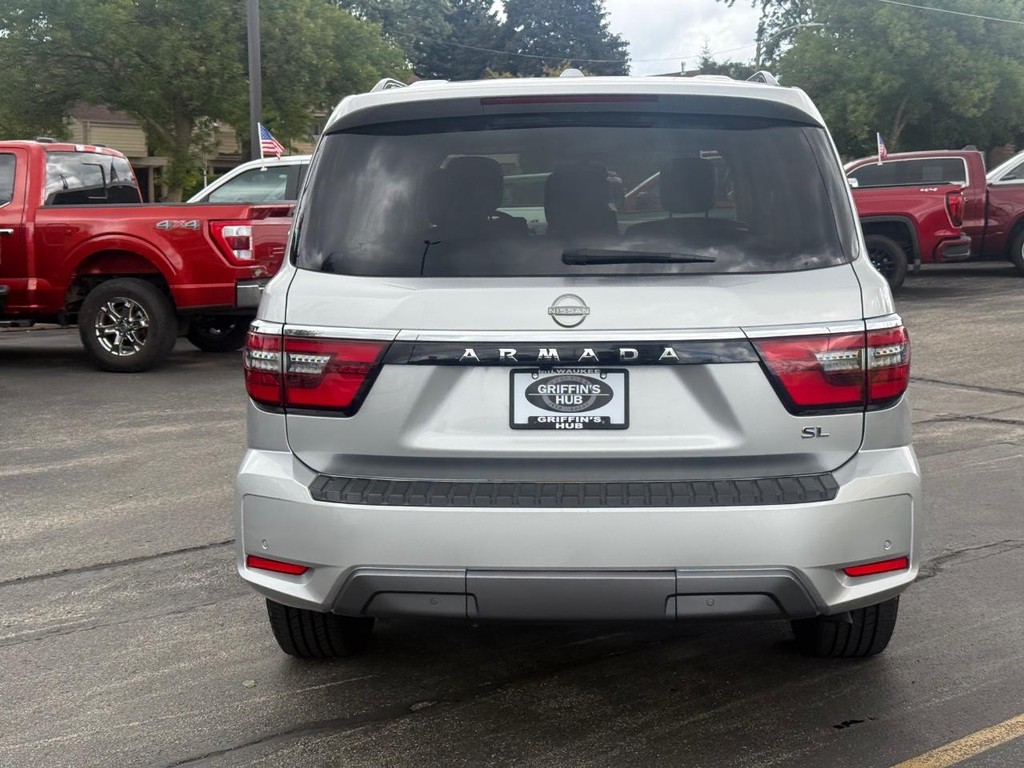 Nissan Armada Vehicle Full-screen Gallery Image 04