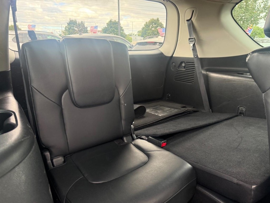 Nissan Armada Vehicle Full-screen Gallery Image 08