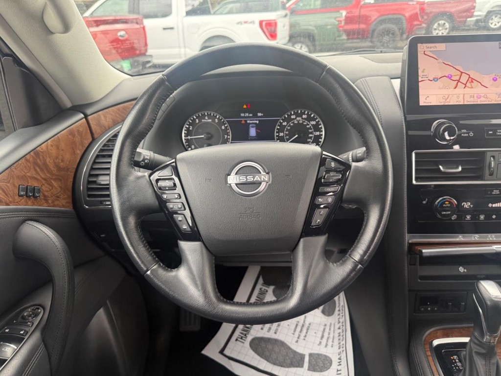 Nissan Armada Vehicle Full-screen Gallery Image 11