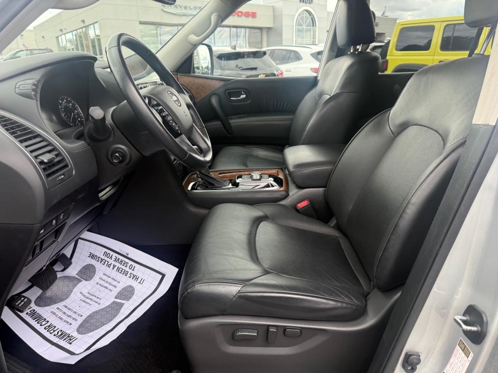 Nissan Armada Vehicle Full-screen Gallery Image 14